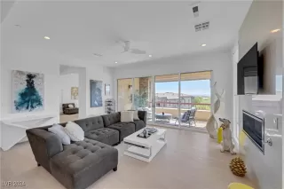 Photo #1: 2617536 Listing