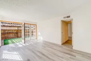 Photo #1: 2617588 Listing 