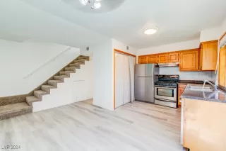 Photo #3: 2617588 Listing 