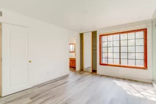 Photo #5: 2617588 Listing 