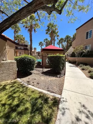 Photo #3: 2617589 Listing 