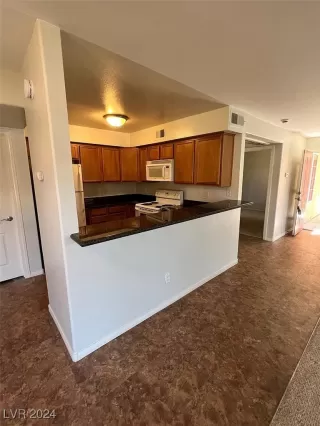 Photo #6: 2617589 Listing 