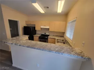 Photo #5: 2617590 Listing 