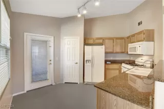 Photo #5: 2617597 Listing 