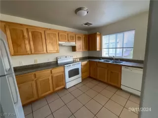 Photo #4: 2617605 Listing 