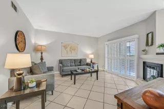 Photo #4: 2617606 Listing