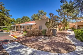 Photo #2: 2617609 Listing