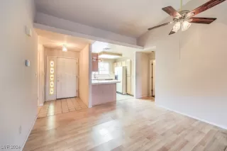 Photo #4: 2617609 Listing