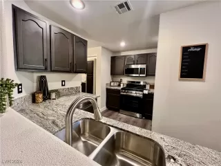 Photo #4: 2617615 Listing