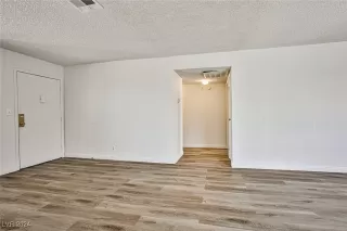 Photo #6: 2617618 Listing 