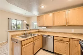 Photo #4: 2617629 Listing