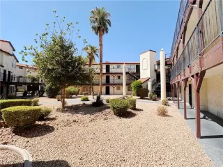 Photo #2: 2617679 Listing