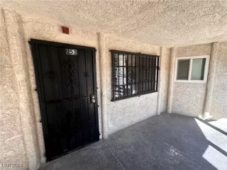 Photo #3: 2617679 Listing