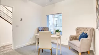 Photo #4: 2617707 Listing