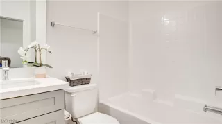 Photo #5: 2617707 Listing