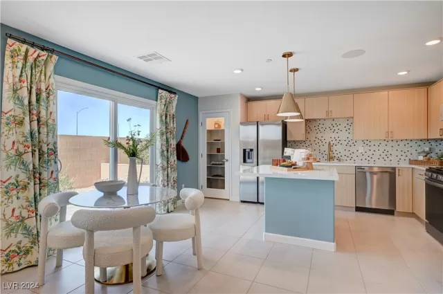 MLS: 2617713 Condo For Sale