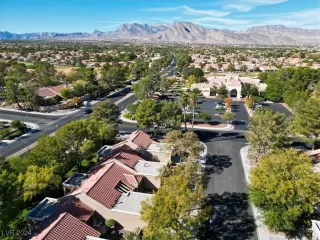 Photo #2: 2617732 Listing