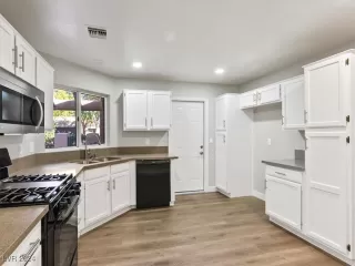 Photo #3: 2617732 Listing