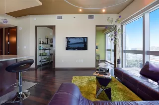 Photo #2: 2617735 Listing 