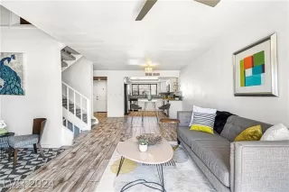 Photo #2: 2617738 Listing