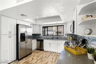 Photo #4: 2617738 Listing