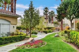 Photo #3: 2617772 Listing