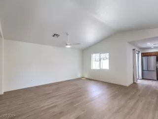 Photo #3: 2617788 Listing 