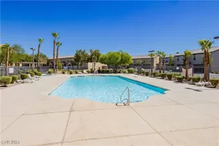 Photo #6: 2617800 Listing 