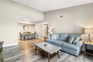 Photo #3: 2617805 Listing