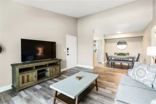 Photo #4: 2617805 Listing