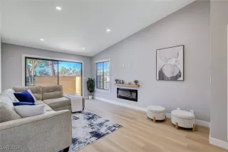 Photo #5: 2617827 Listing 