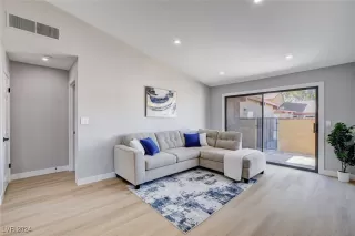 Photo #6: 2617827 Listing 