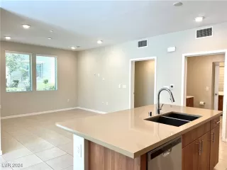 Photo #6: 2617847 Listing 