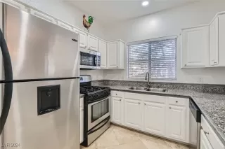 Photo #5: 2617859 Listing