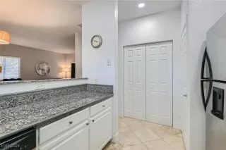 Photo #6: 2617859 Listing