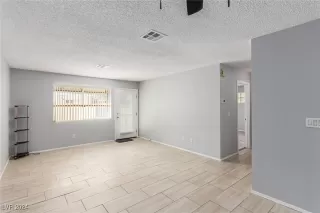 Photo #5: 2617873 Listing