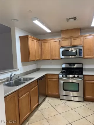 Photo #5: 2617939 Listing 