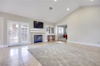 Photo #3: 2617996 Listing