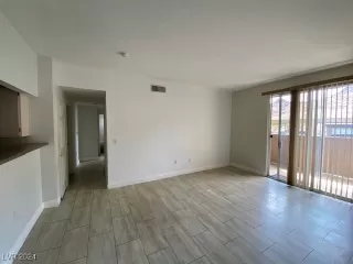 Photo #4: 2618014 Listing 