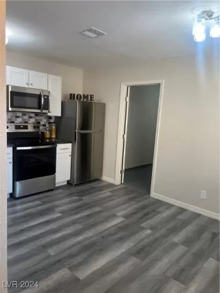 Photo #4: 2618064 Listing