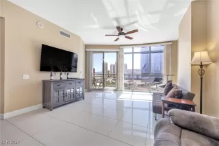 Photo #2: 2618077 Listing 