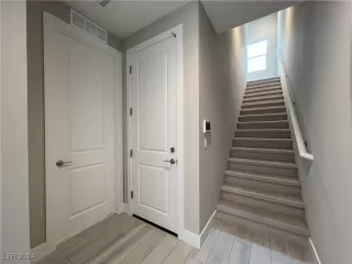 Photo #4: 2618085 Listing