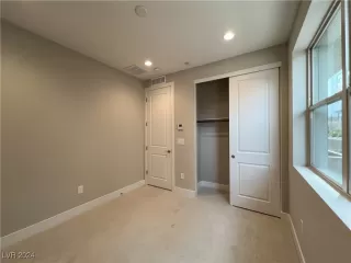 Photo #5: 2618085 Listing