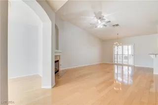 Photo #6: 2618087 Listing