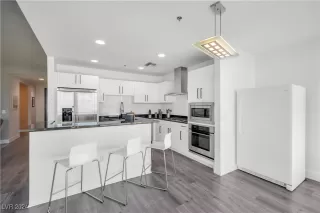 Photo #1: 2618115 Listing 