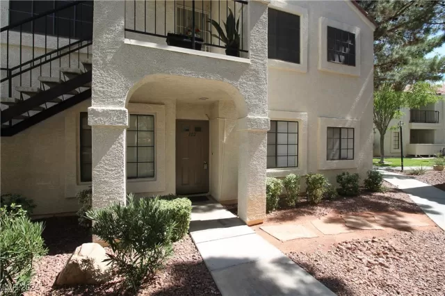 MLS: 2618128 Condo For Sale