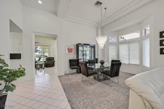 Photo #5: 2618146 Listing