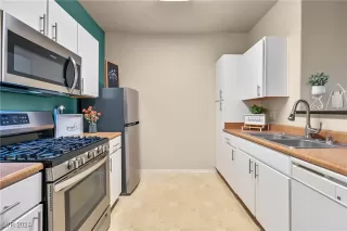 Photo #4: 2618157 Listing