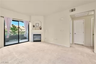 Photo #5: 2618157 Listing