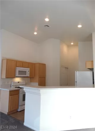 Photo #5: 2618181 Listing 